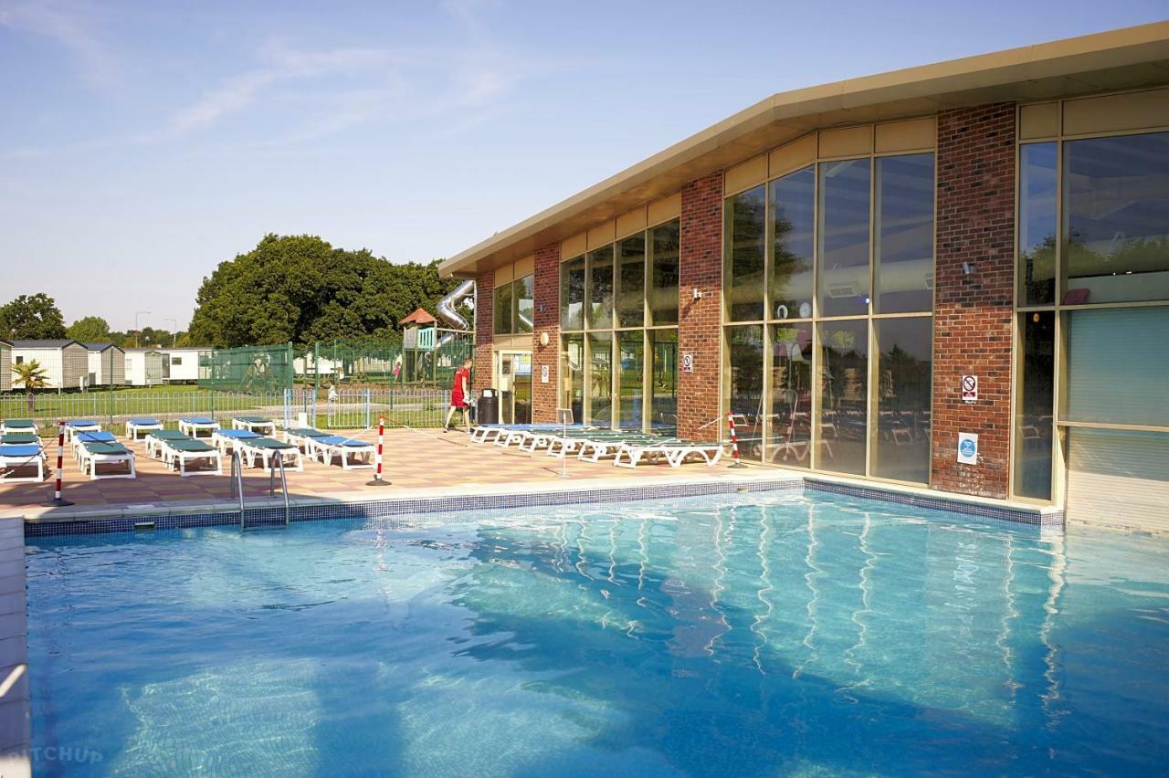 Highfield Grange Hotel Клактън он Сий Екстериор снимка